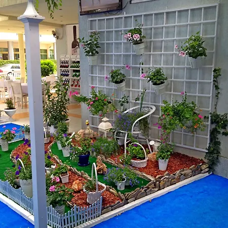 Kalofer 酒店 阳光海滩